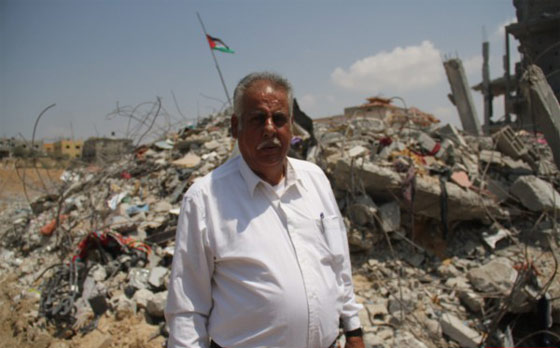 متزوج من 5 نساء واب لـ 40 ابنا و200 حفيد دمرت اسرائيل بيته في غزة صورة رقم 1