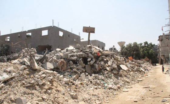 متزوج من 5 نساء واب لـ 40 ابنا و200 حفيد دمرت اسرائيل بيته في غزة صورة رقم 19