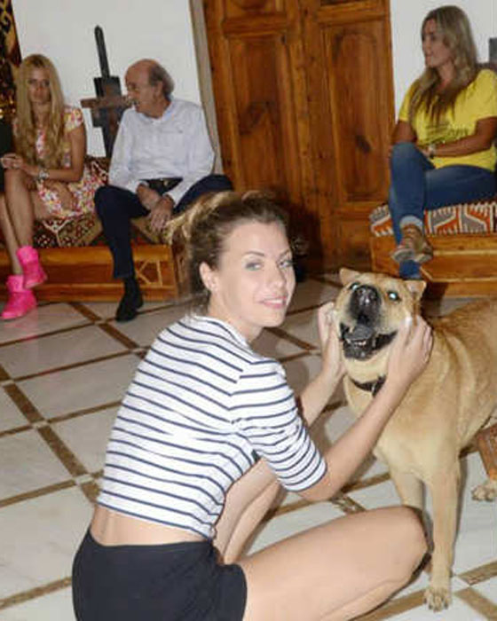 بالصور.. وليد جنبلاط اعتقد بان زيارة الحسناوات له مخطط داعشي! صورة رقم 6