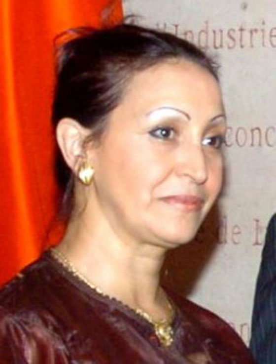 شاعرة مغربية تريد مكافاة الاكراد على محاربتهم لداعش بجسدها صورة رقم 4