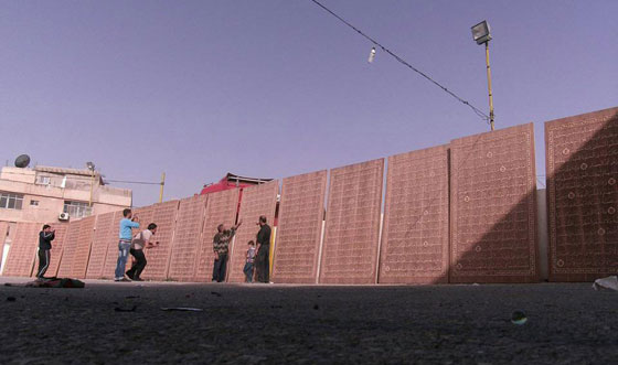 بالصور.. هل هو أكبر مصحف خشبي في العالم؟ صورة رقم 2