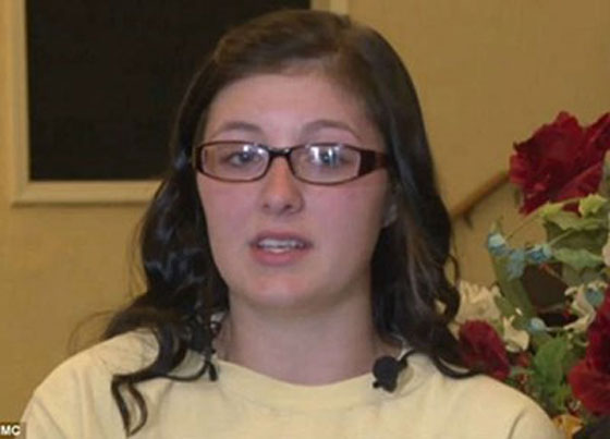 فصل طالبة ثانوية لانها قالت يرحمكم الله لطالب بعد ان عطس! صورة رقم 1