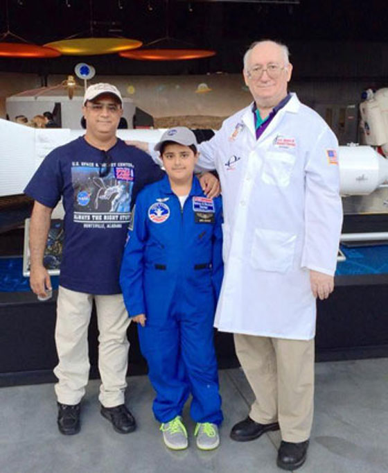 صور اديب البلوشي أصغر عالم عربي: رفض والداه اجهاضه فكافأهما الله بطفل نابغة صورة رقم 3