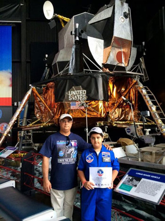 صور اديب البلوشي أصغر عالم عربي: رفض والداه اجهاضه فكافأهما الله بطفل نابغة صورة رقم 4