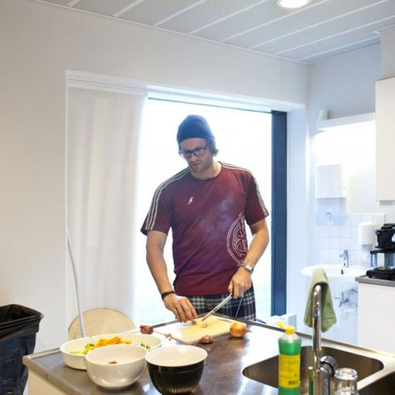 لماذا يقيمون في النرويج سجنا.. هو الاكثر رفاهية في العالم؟ صورة رقم 17