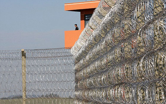 مقتل 4 سجناء ومراقبين في تمرد داخل سجن بالبرازيل صورة رقم 2