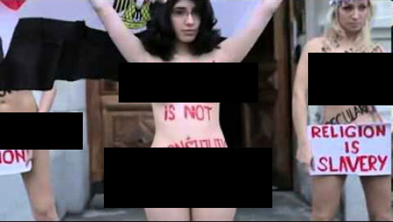 المصرية علياء المهدي تتعرى فوق علم داعش وتتلقى تهديدات بالذبح صورة رقم 2