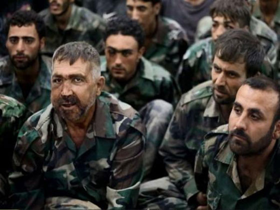 بالصور: غنائم داعش من مطار الطبقة.. بينها اسلحة متوسطة وطائرة سوخوي صورة رقم 5