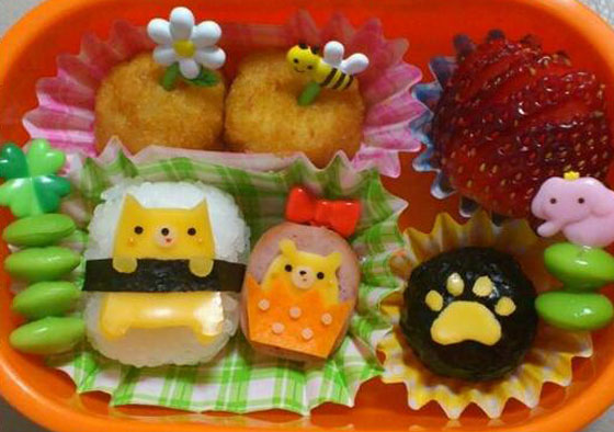 صور: يابانية مبدعة تعلم ابناءها الجغرافيا بواسطة تزيين الطعام صورة رقم 9