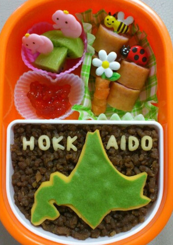 صور: يابانية مبدعة تعلم ابناءها الجغرافيا بواسطة تزيين الطعام صورة رقم 21