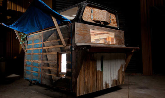  شاهد بالصور.. شيدوا قصورا بأجمل تصاميم من النفايات صورة رقم 3