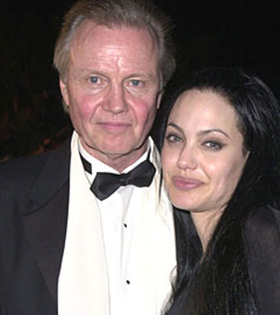 اسرائيل تحظى بمدافع شرس عن حربها في غزة.. والد انجلينا جولي صورة رقم 2