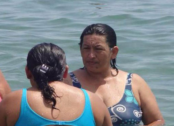 بالصورة.. هوغو شافيز يعود من جديد ويتجسد في امرأة صورة رقم 2