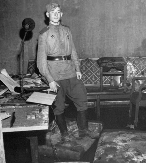 بالصور.. هنا في هذا المخبأ قضى هتلر لحظات حياته الاخيرة صورة رقم 1