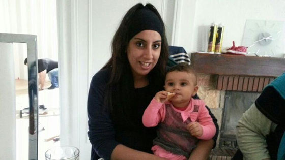  اصغر رهينة فرنسية في سوريا تعود الى حضن والدتها بسلام صورة رقم 5