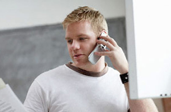 اتصل بصديقته المنفصلة عنه 21 الف مرة وسجن 10 اشهر صورة رقم 1