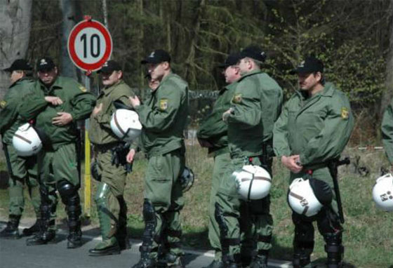 ما قصة شرطة الشريعة الاسلامية لمراقبة السلوك في المانيا؟ صورة رقم 2