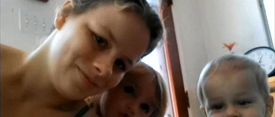 جريمة محيّرة.. ام تقتل طفليها خنقا وتعبر عن حبها الشديد لهما صورة رقم 2