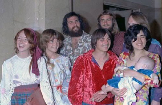 بالصور.. هكذا بدا هؤلاء قبل دخولهم عالم الشهرة.. منهم كلينتون واينشتاين صورة رقم 1