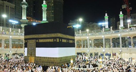 صور استبدال كسوة الكعبة المشرفة من ايام الخلفاء الراشدين لغاية اليوم صورة رقم 11