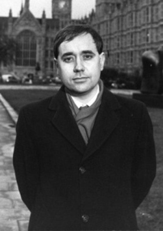 غدا الخميس.. بريطانيا تواجه رجلا مرعبا يهدد بتفكيكها.. تعرف عليه صورة رقم 1