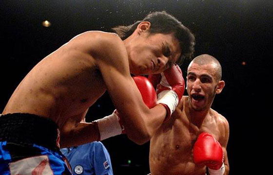 بالصور.. ملاكمون استراليون يتفاخرون بقطع الرؤوس في سوريا!! صورة رقم 4