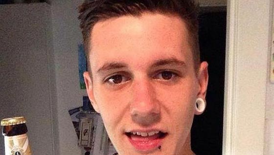 ثلاث عاشقات يضبطن عشيقهن مع رابعة ويفضحنه في المطار!! صورة رقم 2