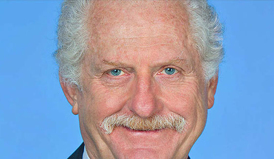 كيف وافق 10 مدراء بمستوى رفيع ان يكون راتبهم دولارا واحدا فقط؟ صورة رقم 8