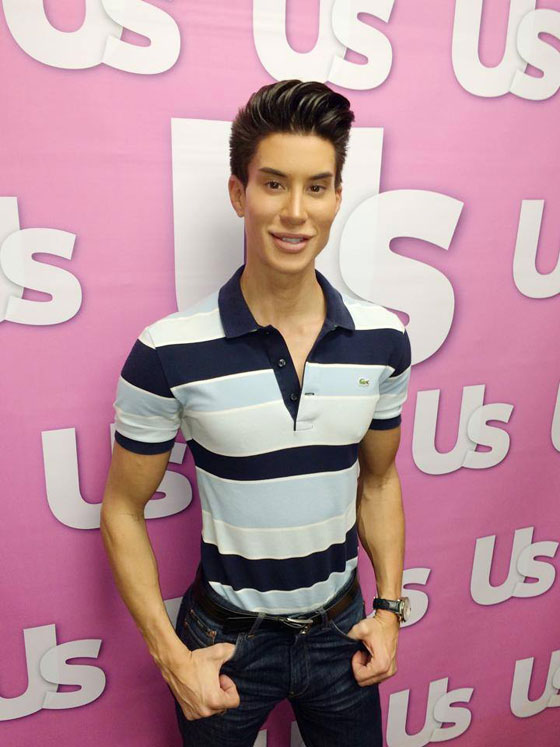 بالصور.. 100 عملية جراحية تجعل شابا شبيه الدمية (كين) صورة رقم 12