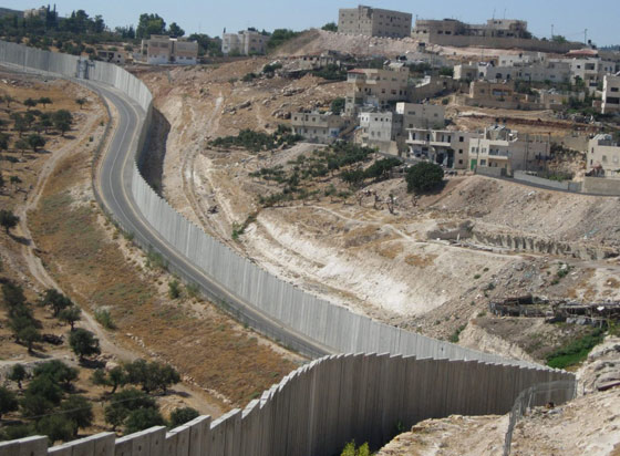 اسرائيل تشحذ أنيابها  لقضم 60% من أراضي الضفة الغربية صورة رقم 1