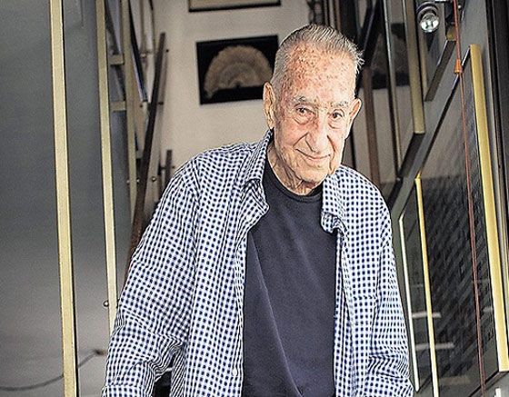 اسرائيل تنعى مايك هراري ضابط مخابراتها السابق صورة رقم 1