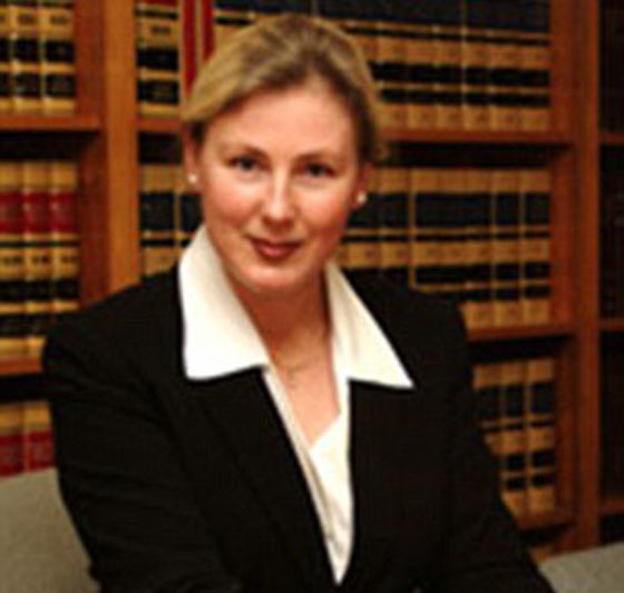 محامية تنشر صورا لها مع مشاهير وسياسيين دون ان تلتقي بهم!! صورة رقم 1