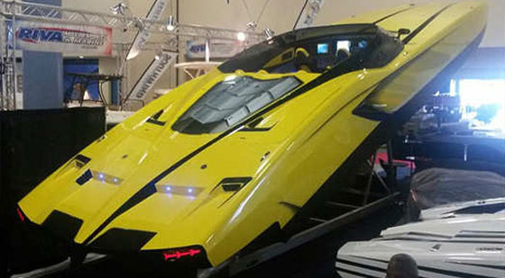 شاهد.. يخوت تسابق السيارات الفاخرة في كل شيء.. في الفراهة، السرعة والسعر صورة رقم 1