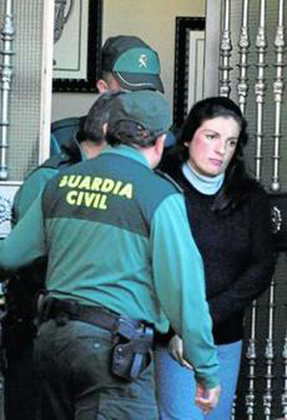 السجن 35 عاما لأم اسبانية قتلت طفليهما ووضعتهما بالثلاجة صورة رقم 3