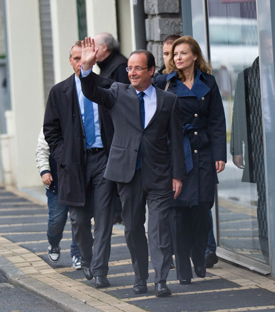 صديقة هولاند السابقة تقضحه في كتاب وتحقق ارباحا طائلة صورة رقم 3