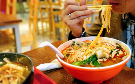 ضمانا للزبائن.. مطعم صيني يدس الأفيون سرا في الطعام!! صورة رقم 1