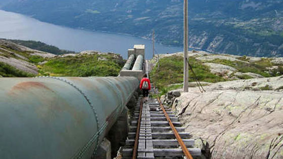 درج الى الجحيم.. شاهد أخطر السلالم واكثرها رعبا في العالم! صورة رقم 4