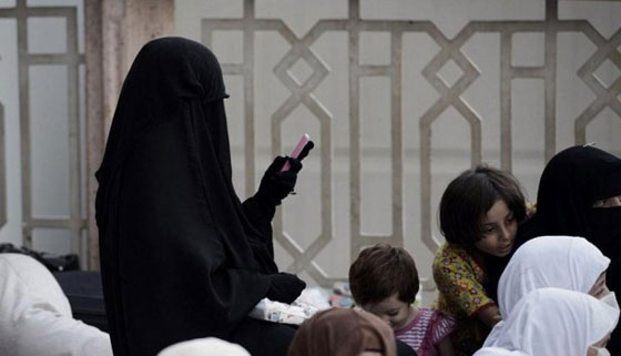 سيلفي الحجاج يزعج المفتي.. الصور تغفل الحاج عن ذكر الله! صورة رقم 2