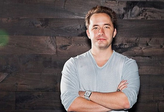 بالصور.. رموز الكمبيوتر والبرمجيات بدؤوا حياتهم قراصنة الكترونيين صورة رقم 7