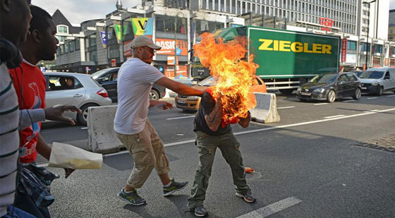 متظاهر لبناني يحرق نفسه في بلجيكا صورة رقم 2
