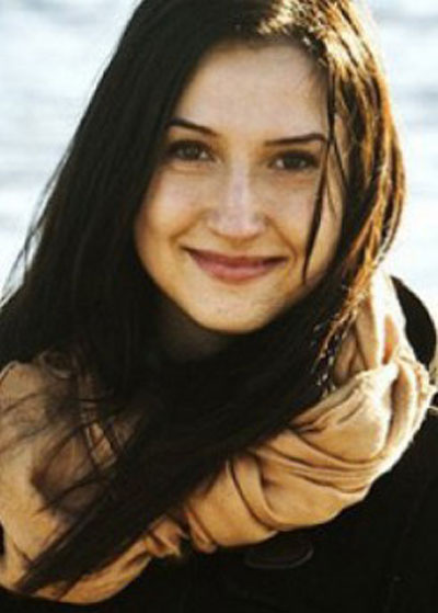 لاجئة بوسنية شابة تضحي وزيرة في حكومة السويد الجديدة صورة رقم 3