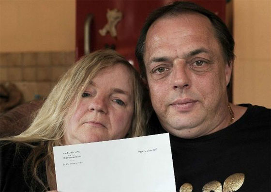 خلافا لارادة الرئيس هولاند.. فرنسي يتزوج من طليقة والده صورة رقم 1