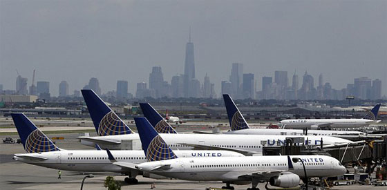 تقيؤ مسافر يضع طائرة وركابها ايضا في الحجر الصحي!! صورة رقم 1