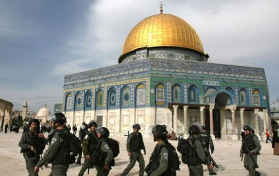 محاولة شرسة لمنع المسلمين من دخول الاقصى في عيد العرش التلمودي صورة رقم 5