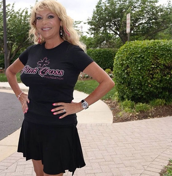 مومس وممثلة افلام فجور تلقى موعظة كنسية!! صورة رقم 3