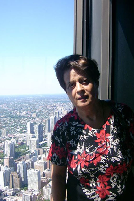 سيدة من الناصرة تعثر على تفاحة نادرة نصفها احمر ونصفها اخضر صورة رقم 8