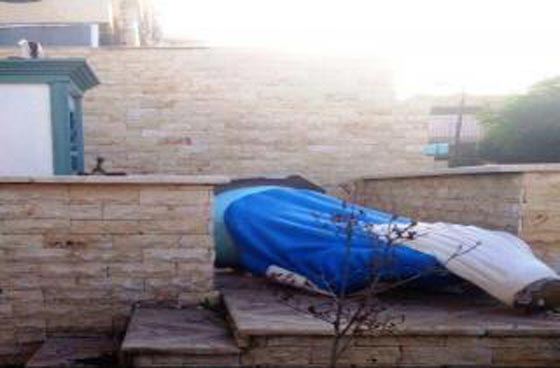 شاحنة وليسوا الدواعش من حطم تمثال العذراء في الناعمة!! صورة رقم 1