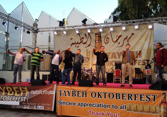بالصور.. للبيرة طقوس في رام الله تشبه مهرجان البيرة بالمانيا صورة رقم 10