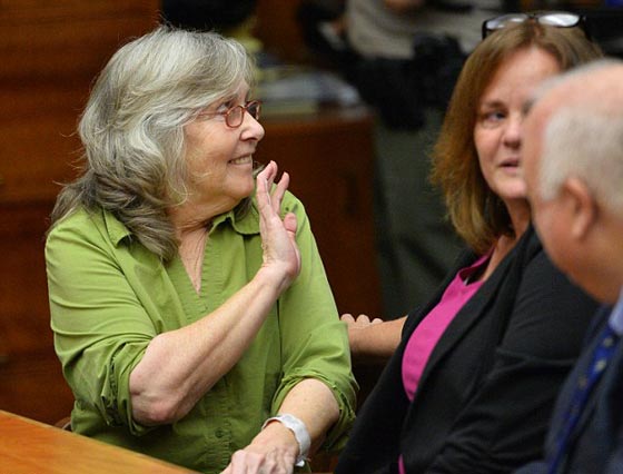 تبرئة امريكية من تهمة قتل زوجها بعد 17 قضتها بالسجن! صورة رقم 6