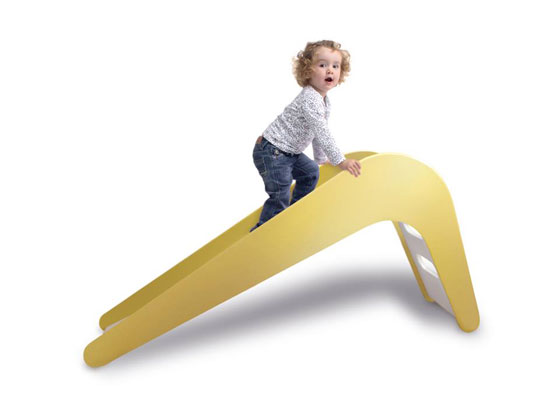 زلاقة طفل مطلية بالذهب تباع في دبي بـ 12500 دولار صورة رقم 2